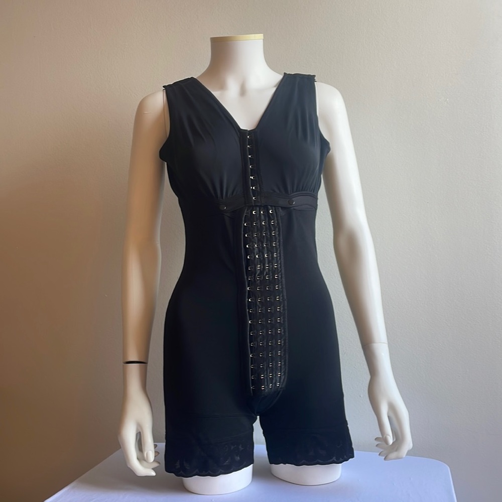 Shaperx Adjustable Shapewear NWOT Large .